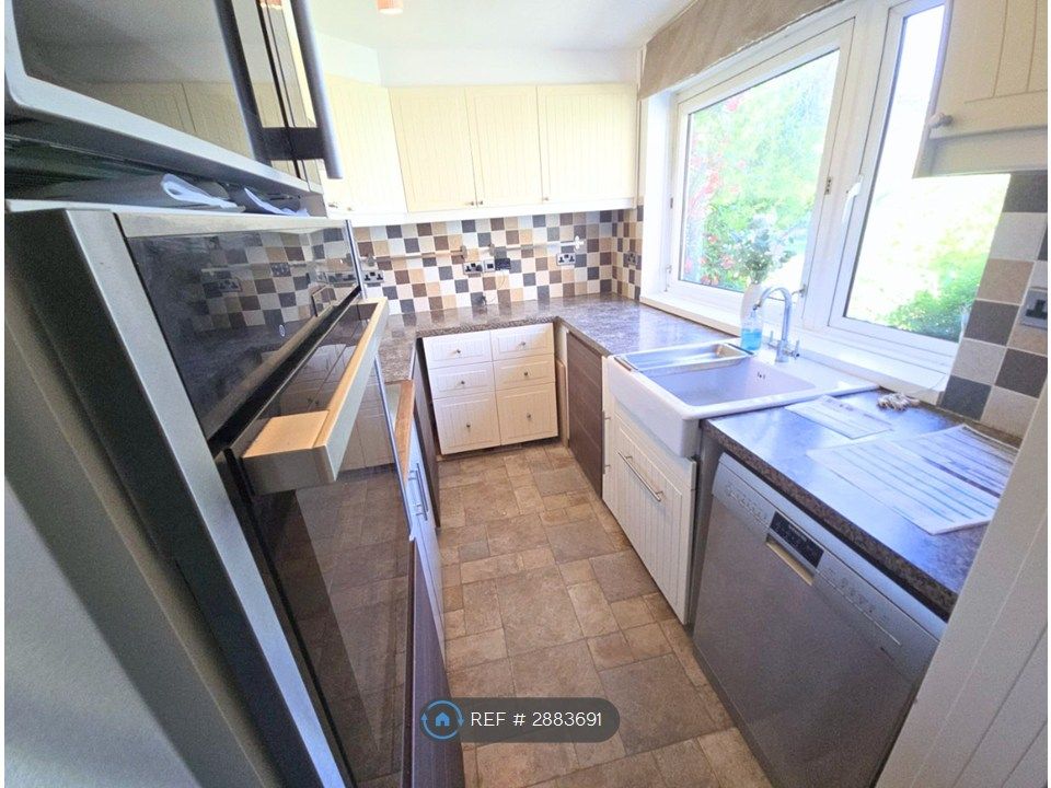 Additional image 4 of 3 bed flat to rentNew St, Horsham RH13