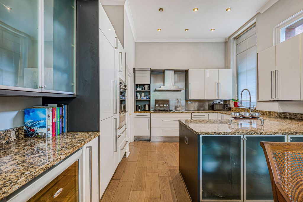 Additional image 9 of 3 bed flat for saleBeechfield Road, Alderley Edge, Cheshire SK9