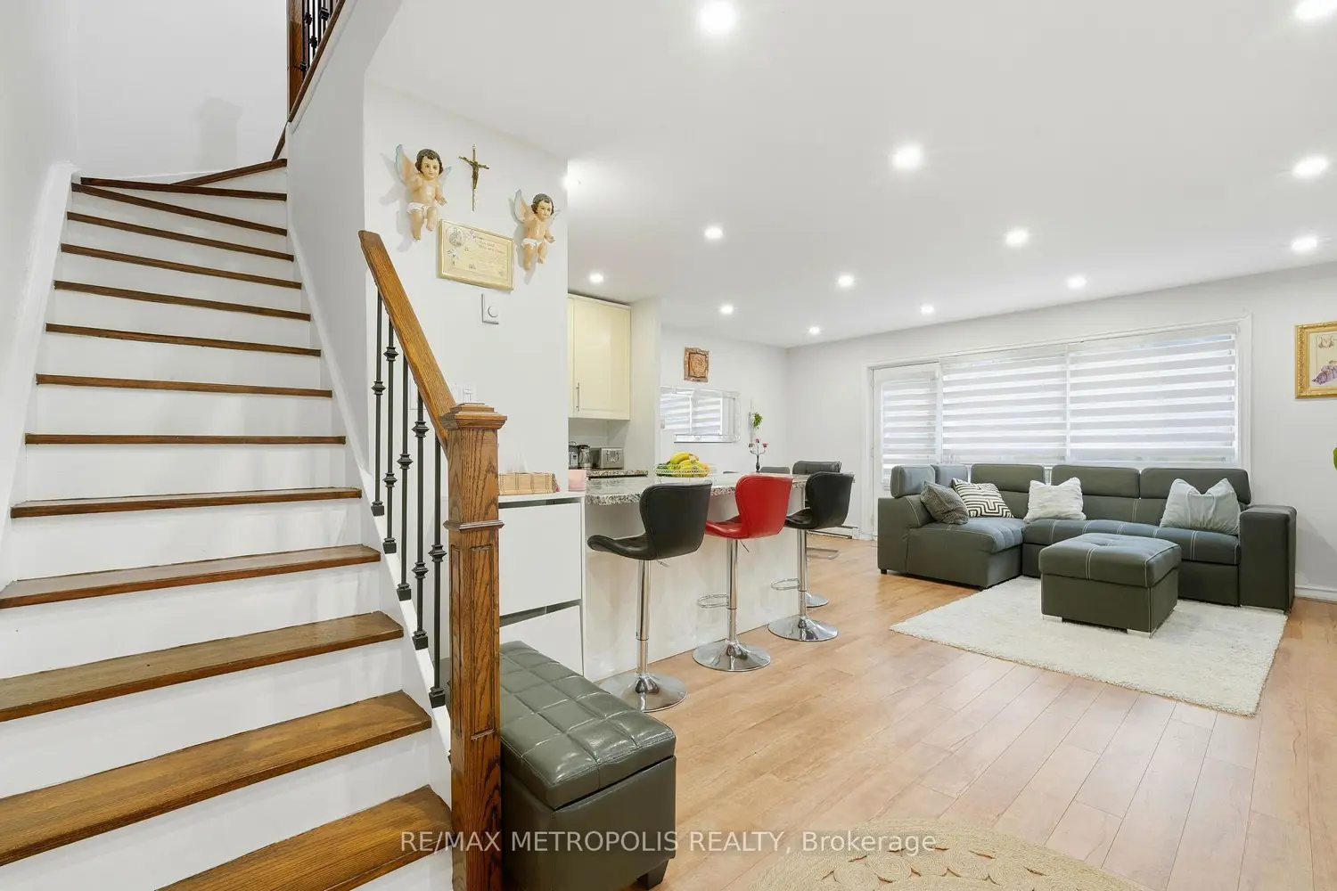 5877 Bathurst Street 205 photo 5
