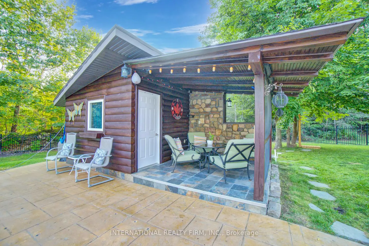 6 Pinehurst Lane photo 4
