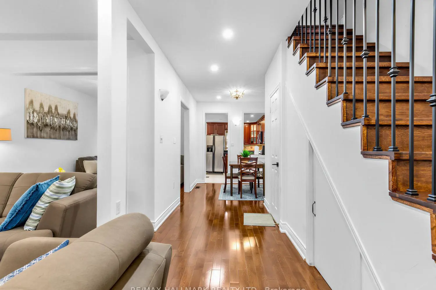 64 Donlands Avenue photo 4