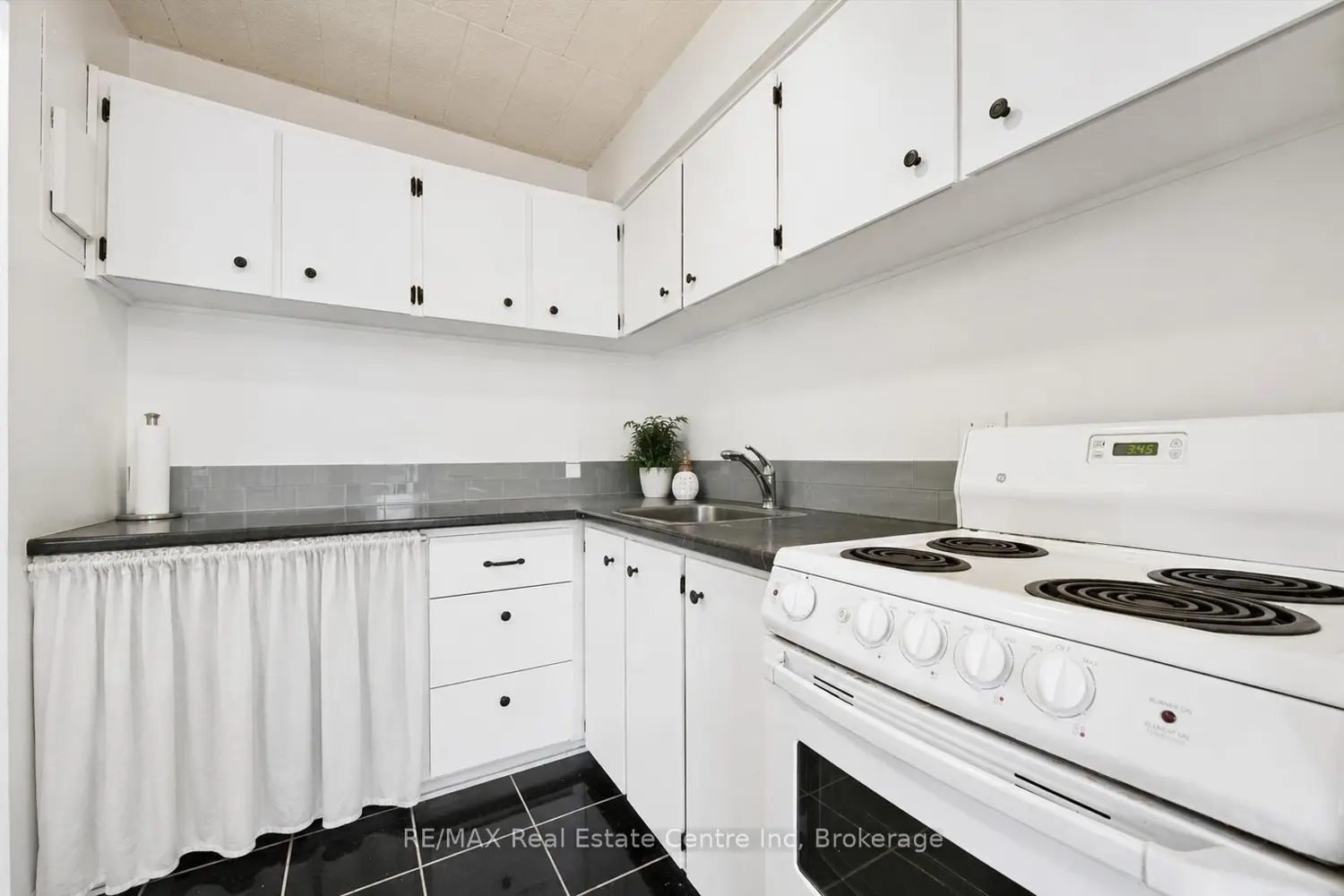 91 Conroy Crescent 307 photo 4