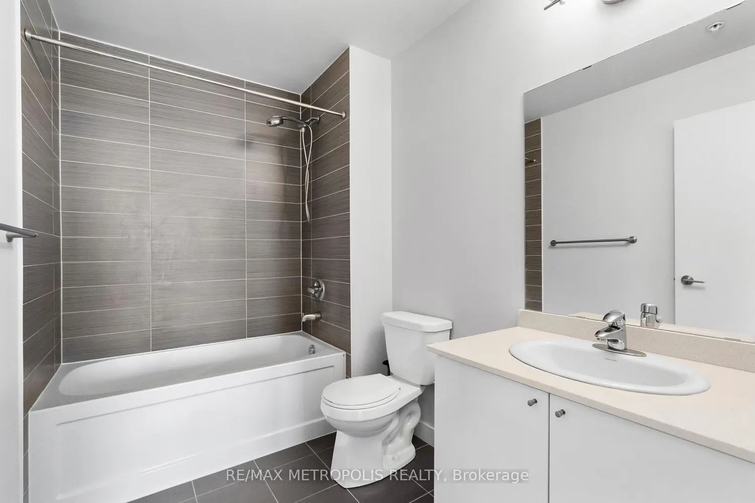 Additional image 10 of 3985 Grand Park Drive 305