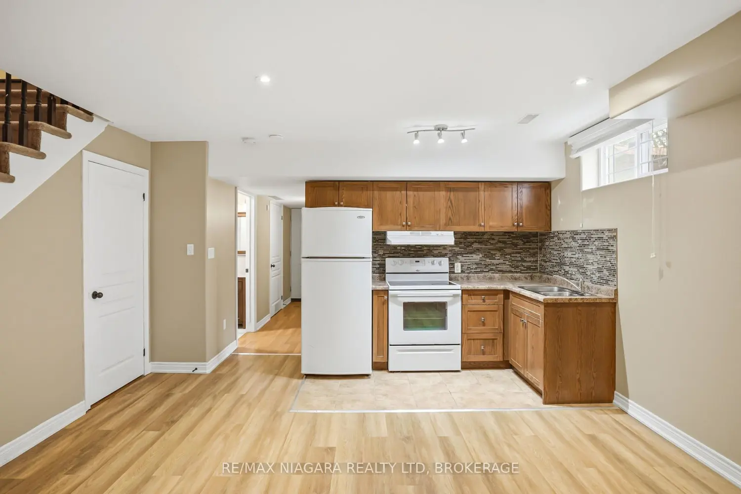 Additional image 4 of 6045 Dunn Street 106