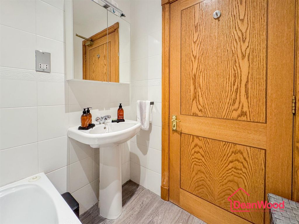 Additional image 12 of 2 bed flat for saleApartment 3, Palm Court, Douglas, Isle Of Man IM2