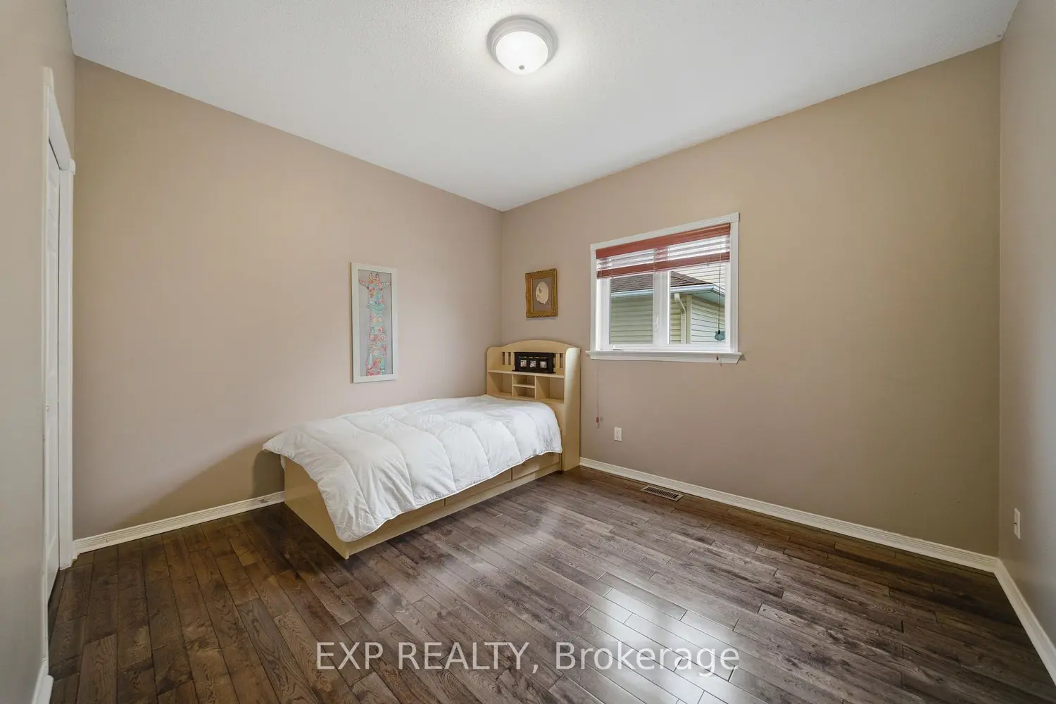 Additional image 9 of 80 La Prairie Street