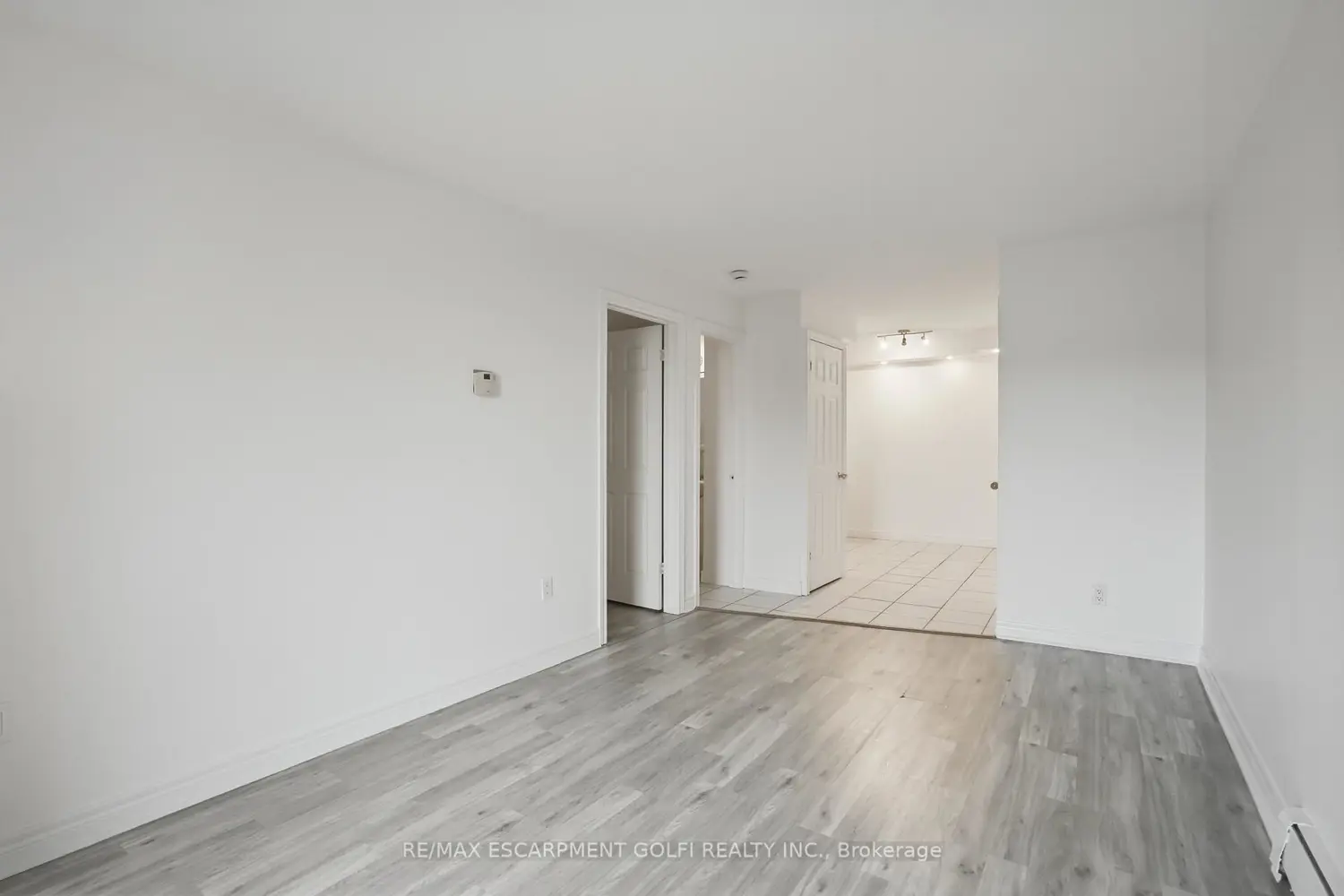 Additional image 11 of 30 Summit Avenue 401