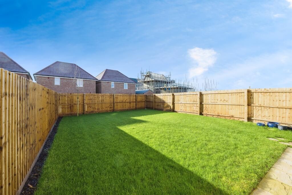 Additional image 12 of 3 bed property to rentLulworth Place, Peterborough PE7