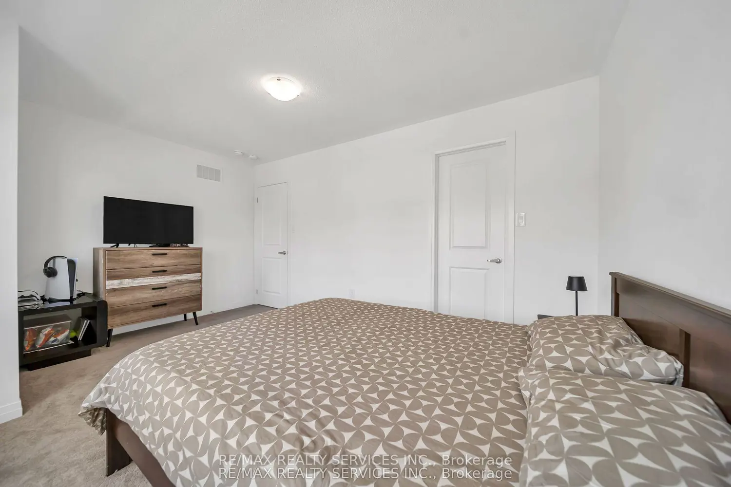 Additional image 15 of 104 Sagewood Avenue
