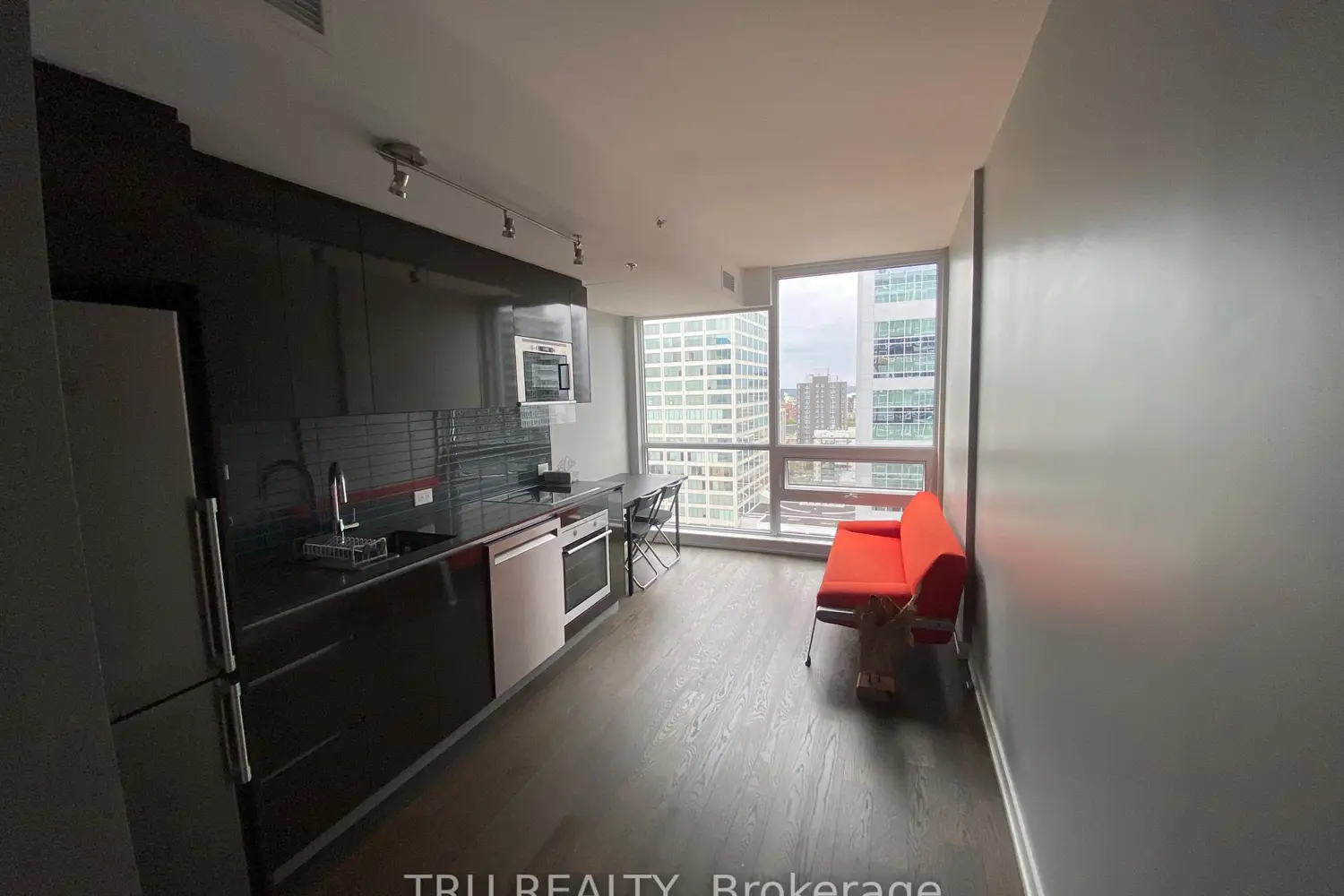 Additional image 3 of 199 Slater Street 1605