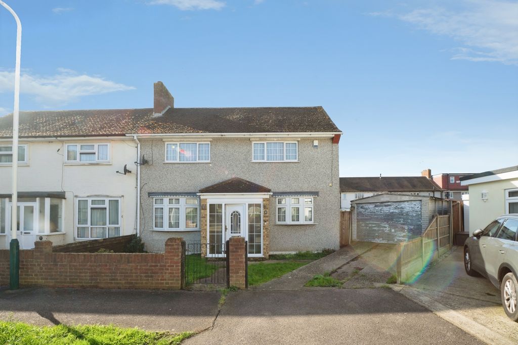 Additional image 20 of 3 bed semi-detached house for saleRenown Close, Romford RM7