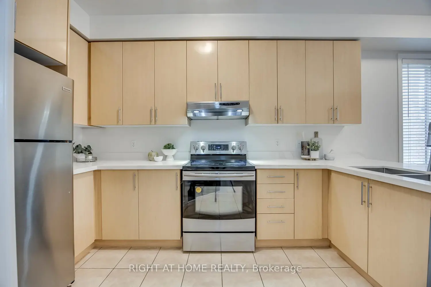Additional image 3 of 1015 Galesway Boulevard 13