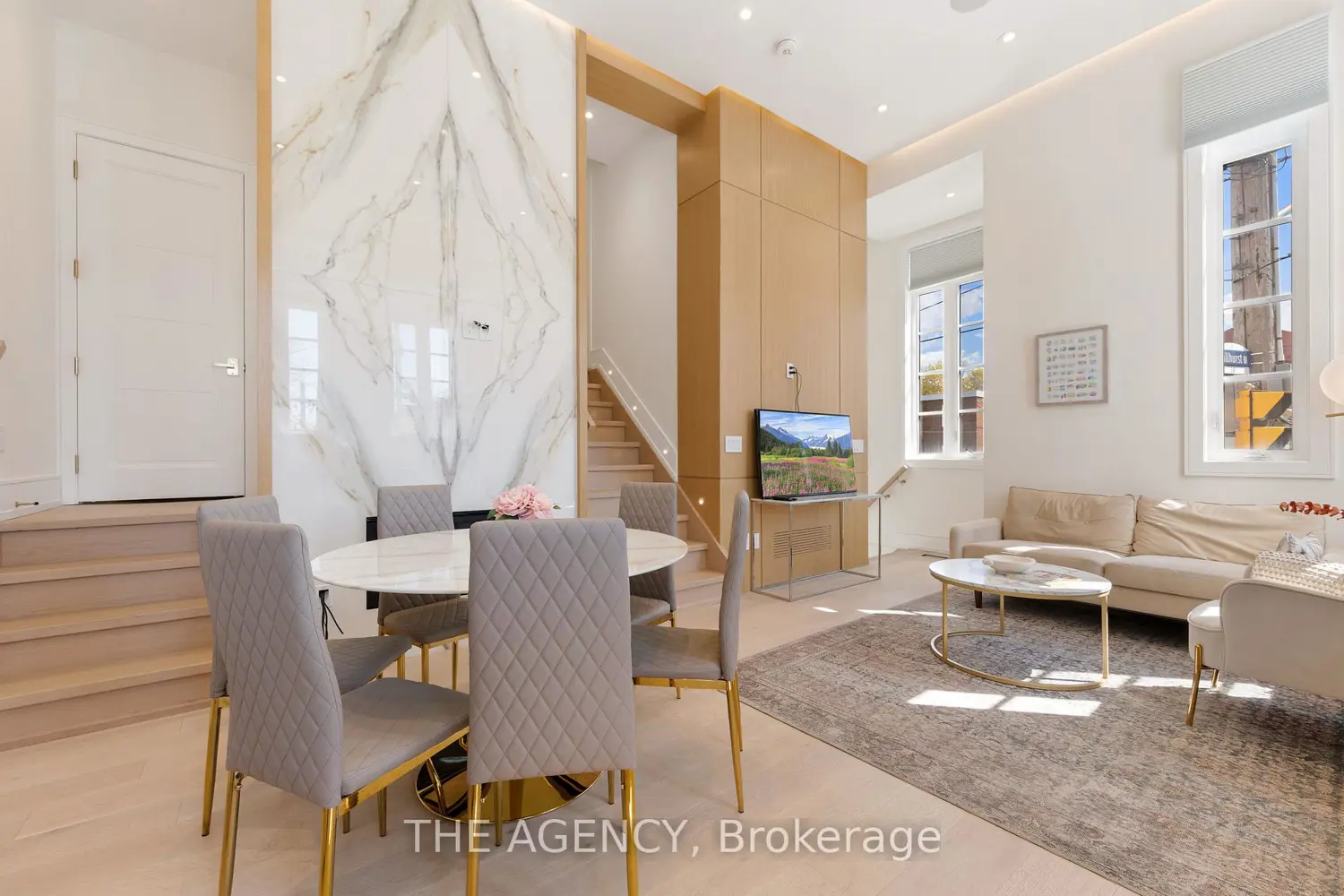 1202 Avenue Road photo 3