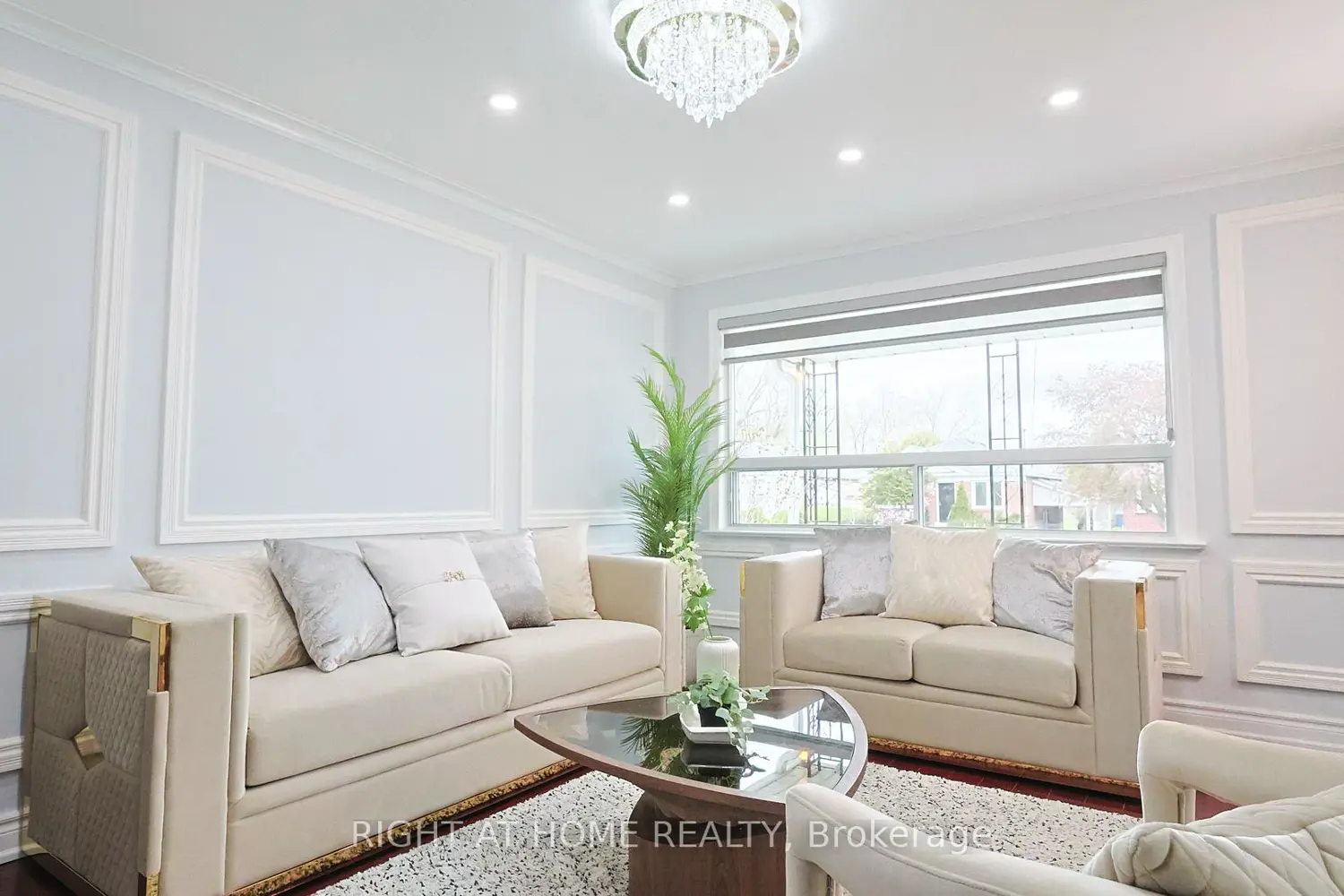 150 Tower Drive photo 4