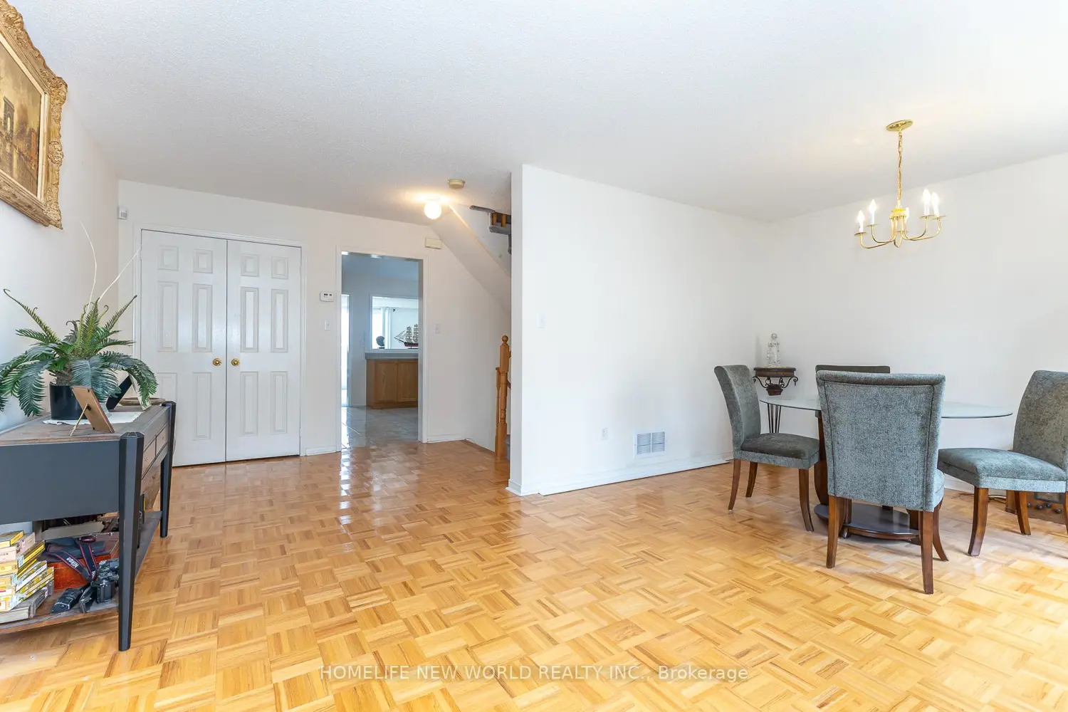 12 Touchstone Drive photo 2