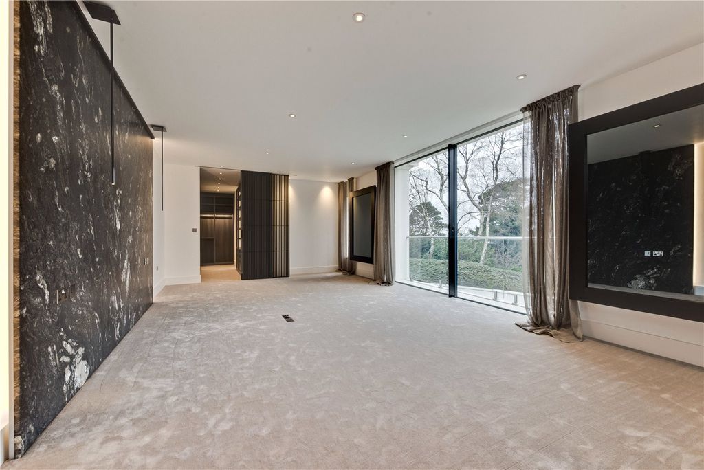 Additional image 9 of 6 bed detached house to rentHorseshoe Ridge, Camp End Road, Weybridge, Surrey KT13