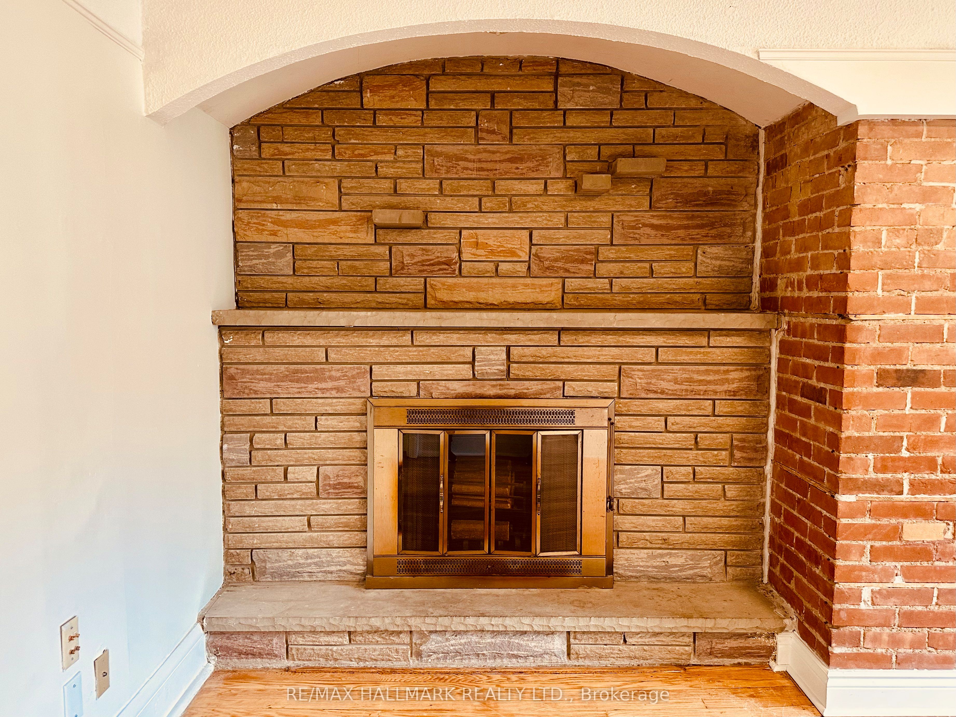 Additional image 6 of 4-20 Triller Avenue, Toronto, ON, M6K 3B8