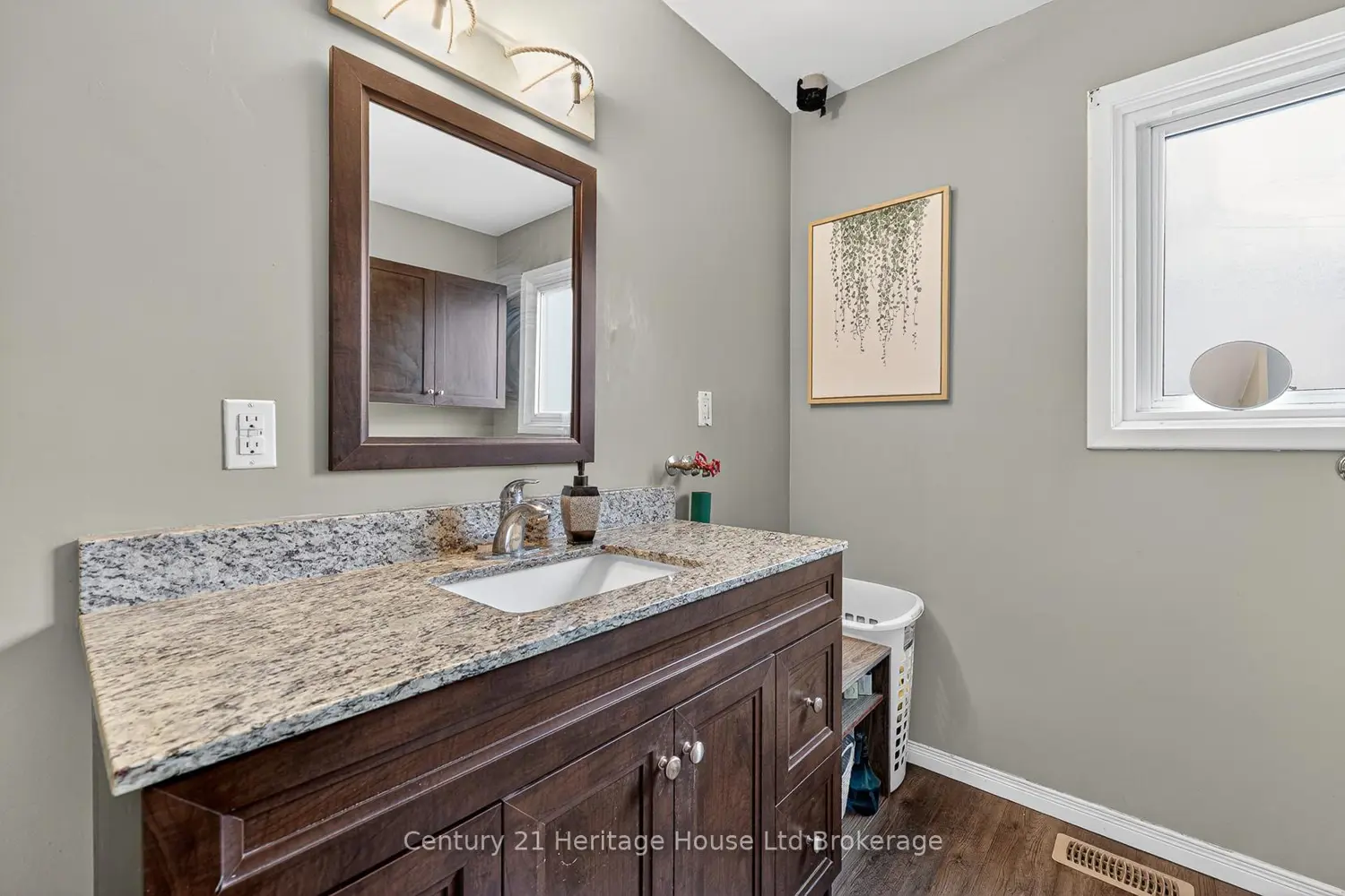 Additional image 9 of 1004 Nesbitt Crescent