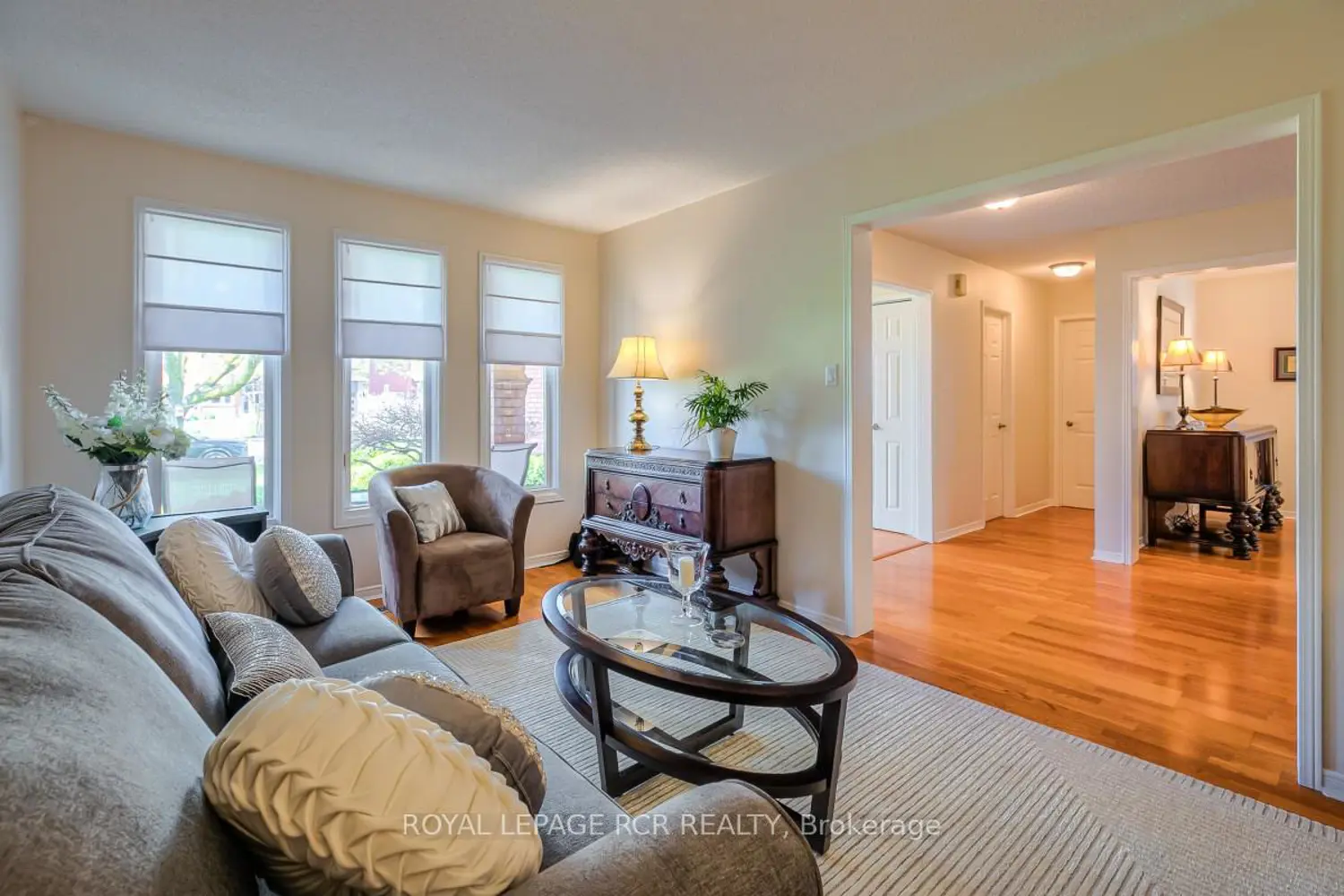 582 Millard Street photo 2