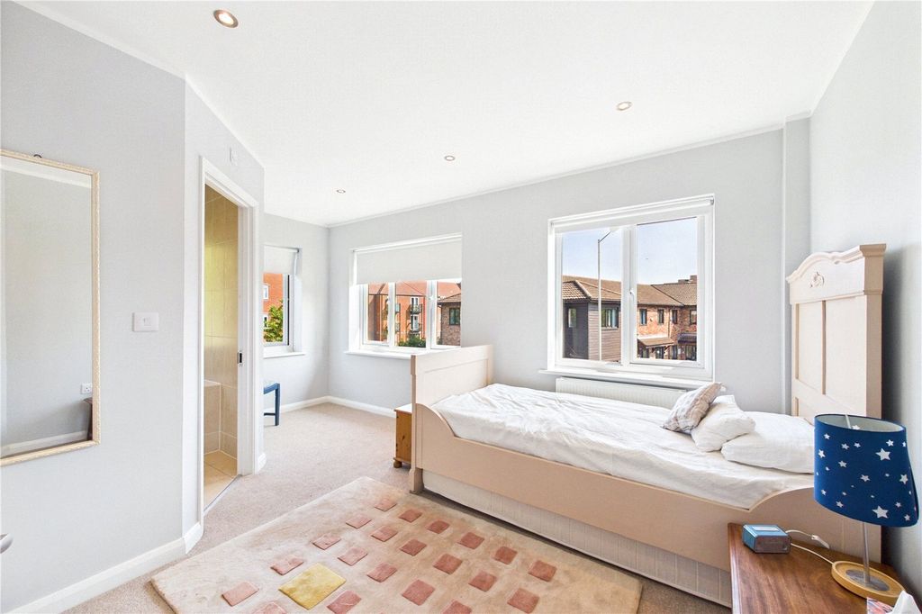Additional image 12 of 2 bed flat to rentMill Lane, Newbury, Berkshire RG14