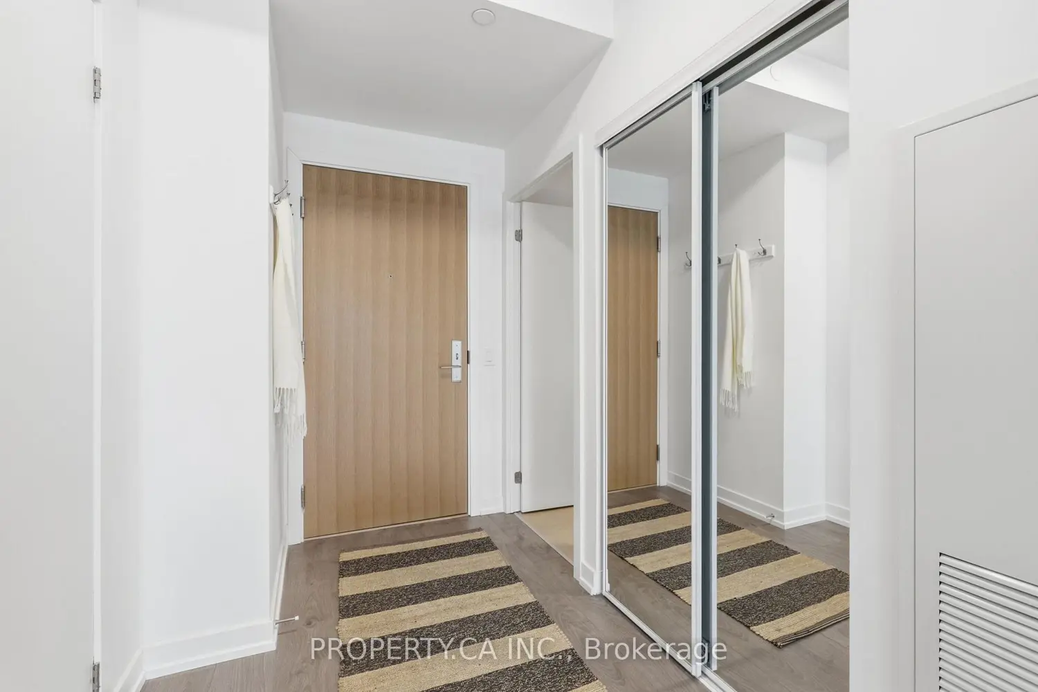 150 Logan Avenue 719 photo 4