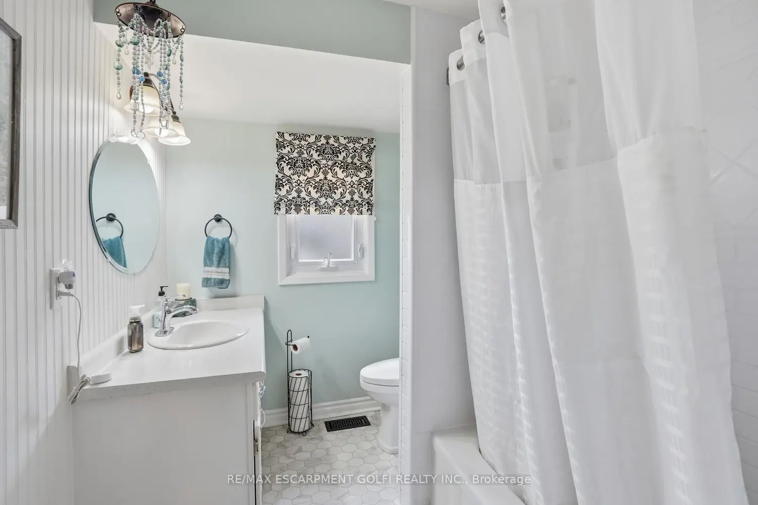 Additional image 11 of 6767 Thoroldsstone Road 97