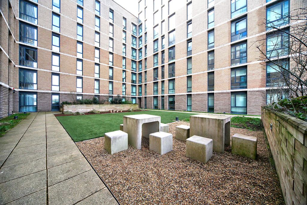 Additional image 5 of 2 bed flat to rentViva Court, Kimpton Road, Luton LU2