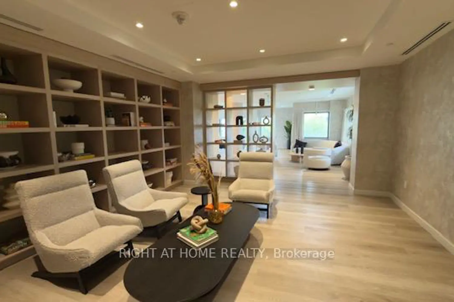 Additional image 12 of 86 Dundas Street 909