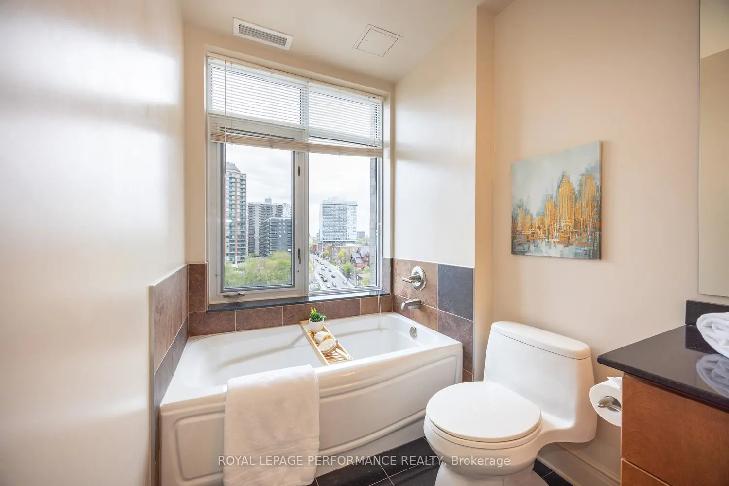 Additional image 7 of 95 Bronson Avenue 1006