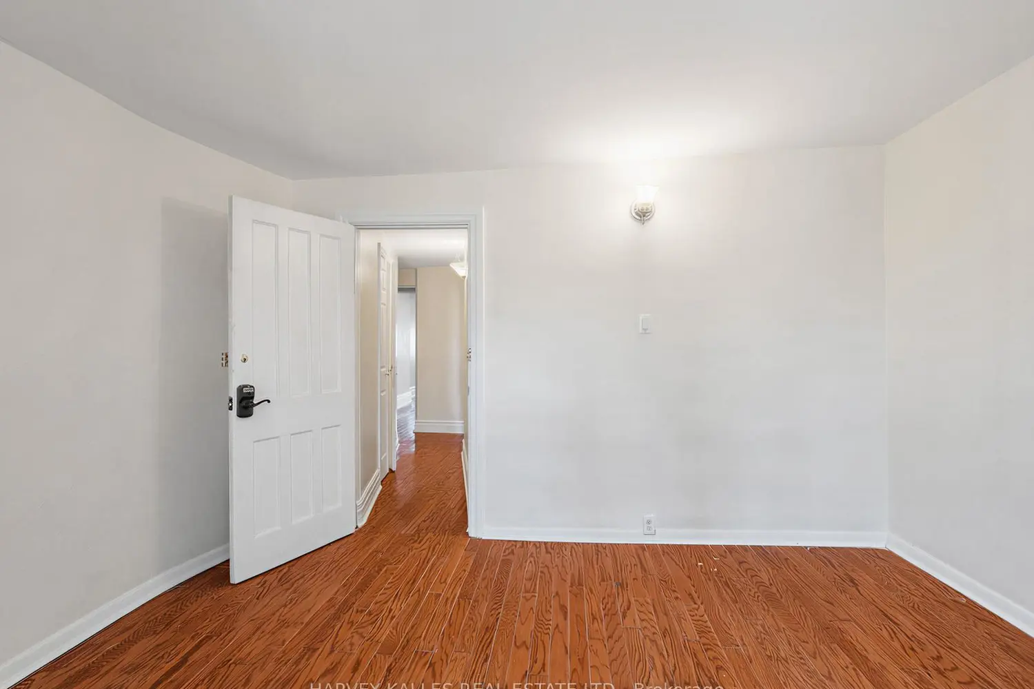 Additional image 13 of 258 Harbord Street
