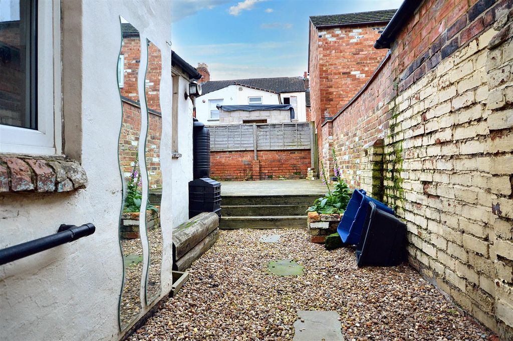 Additional image 16 of 2 bed terraced house to rentSalisbury Street, Northampton NN2