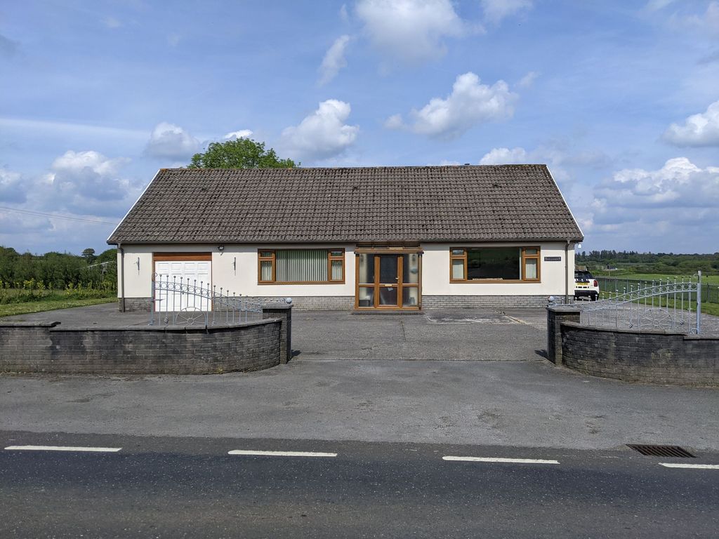 2 bed detached bungalow to rentTrimsaran Road, Llanelli SA15