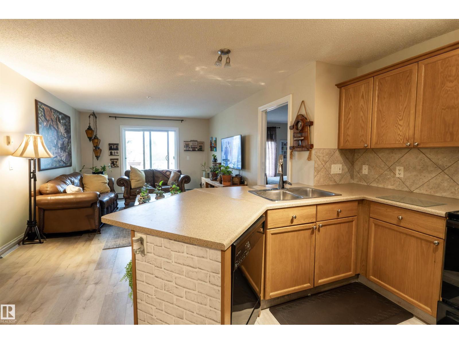 Additional image 3 of 203-4403 23 Street NW, Edmonton, AB, T6T0E4