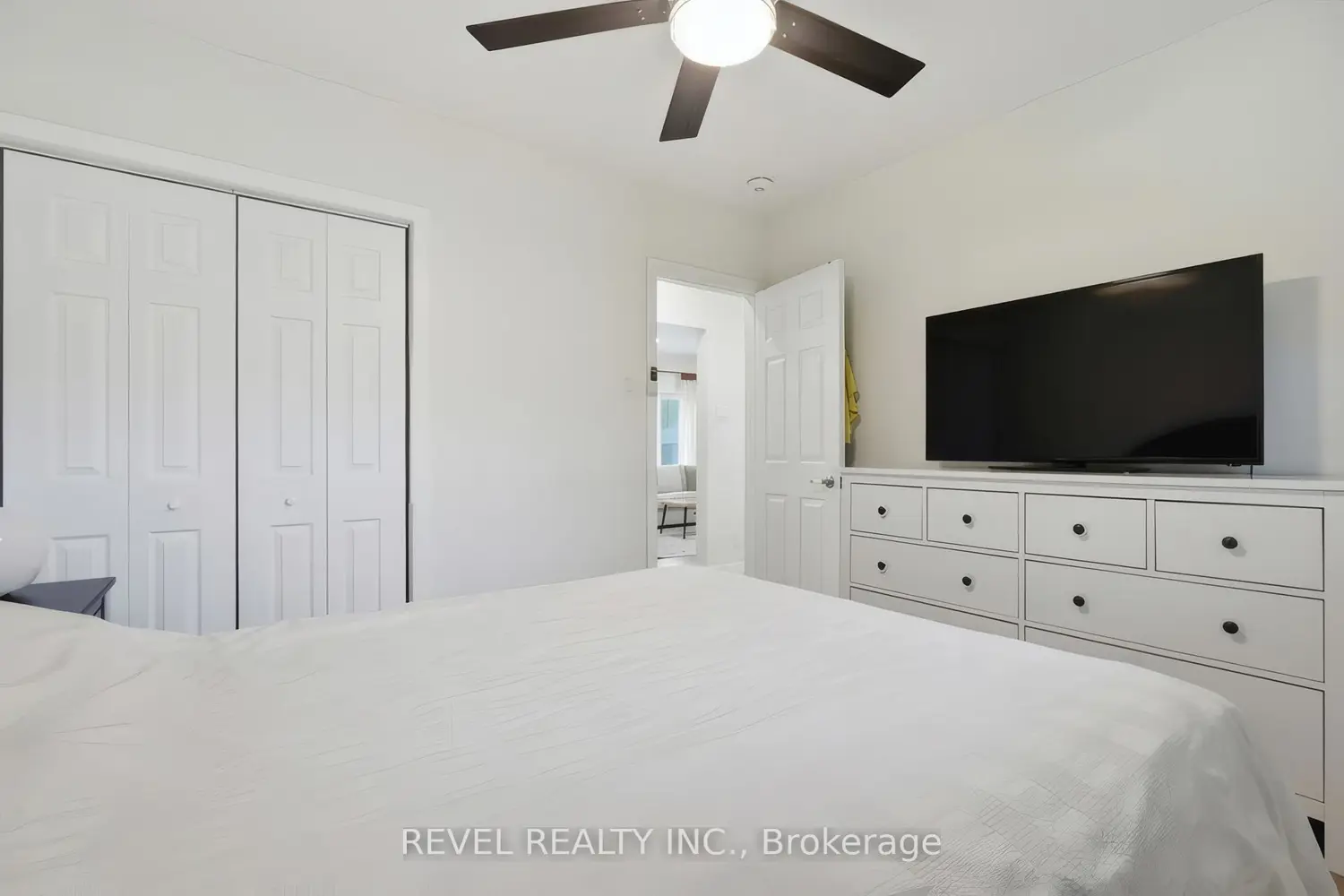 216 Stevenson Street photo 5