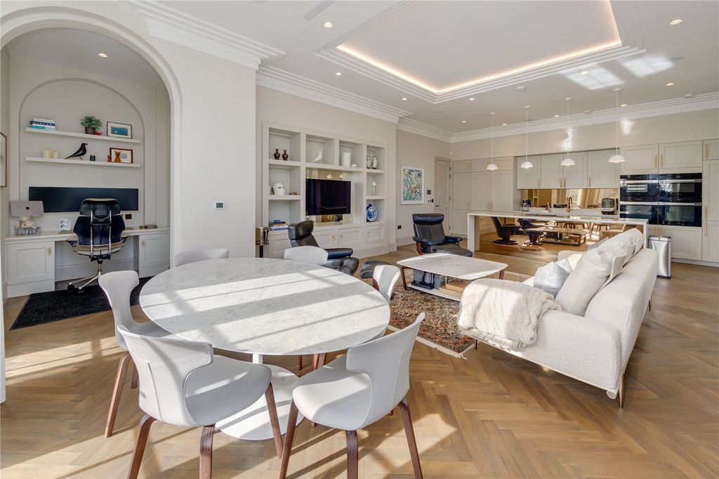 Additional image 4 of 2 bed flat for saleHanstead House, Bricket Wood, St Albans AL2