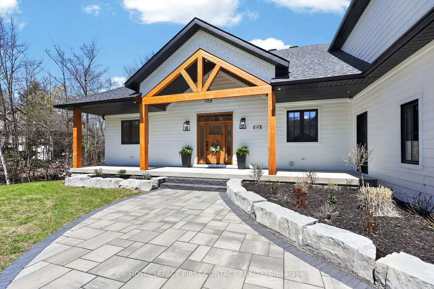 Additional image 3 of 144 Arlynn Crescent