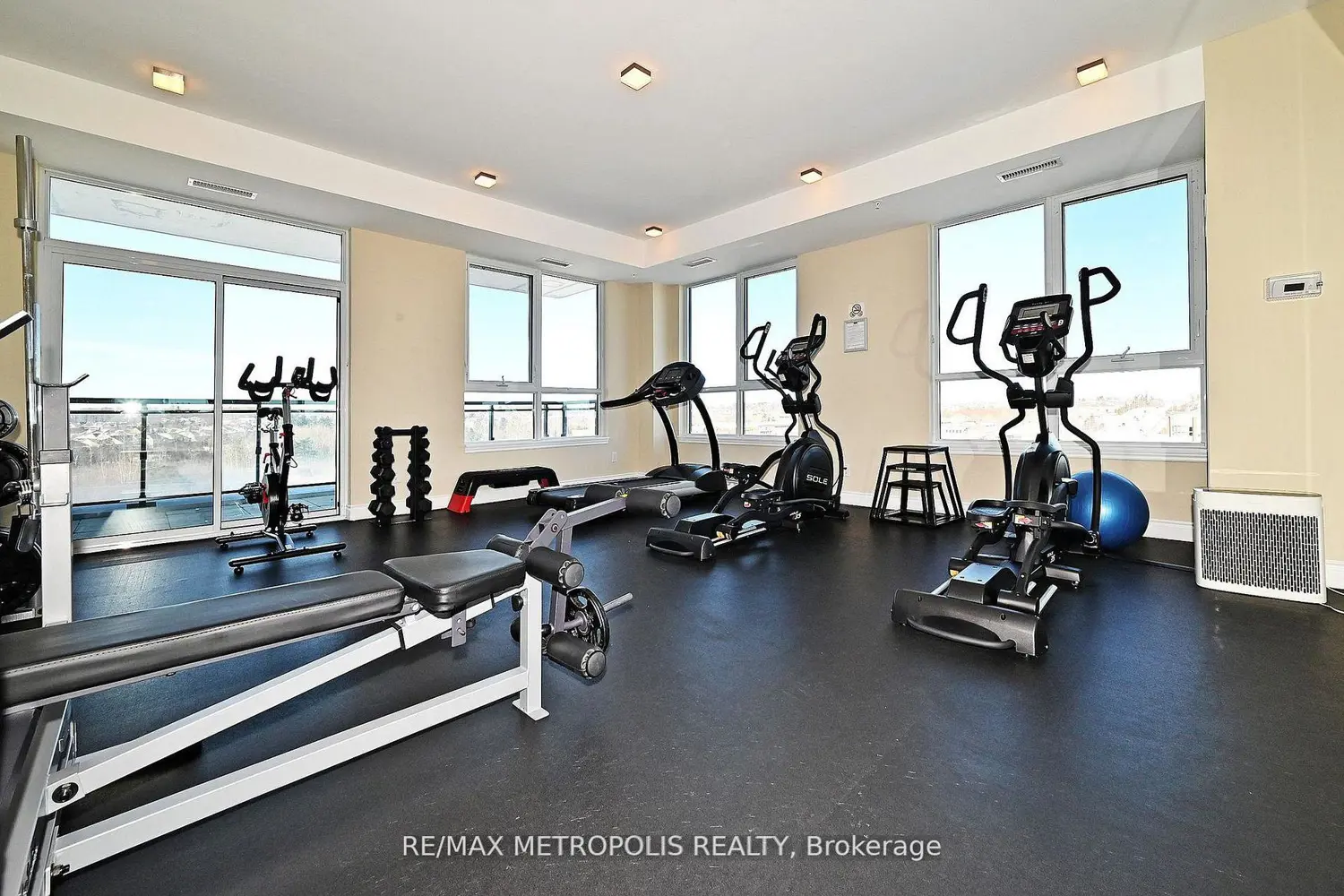 Additional image 17 of 11611 Yonge Street 809