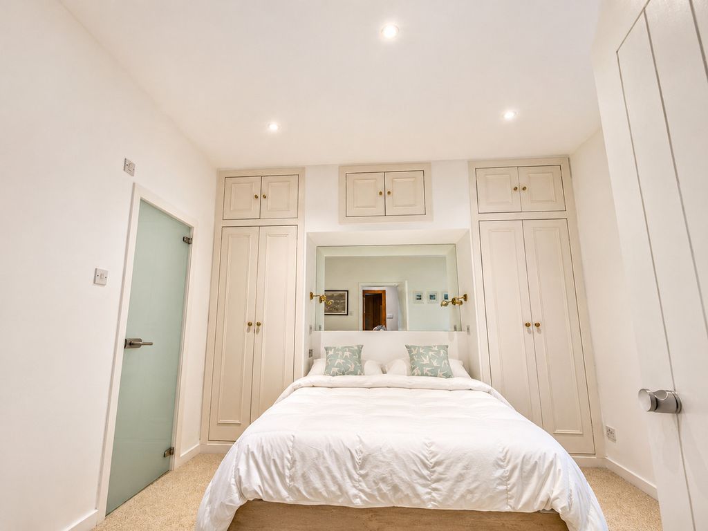 Additional image 8 of 3 bed mews to rentDouglas Gardens Mews, Edinburgh EH4