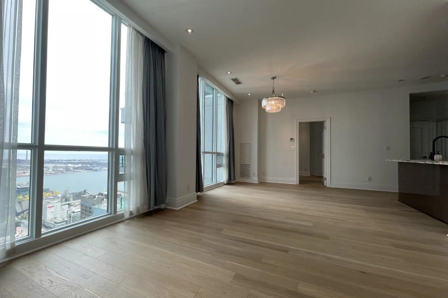 33 Bay Street 5003 photo 5