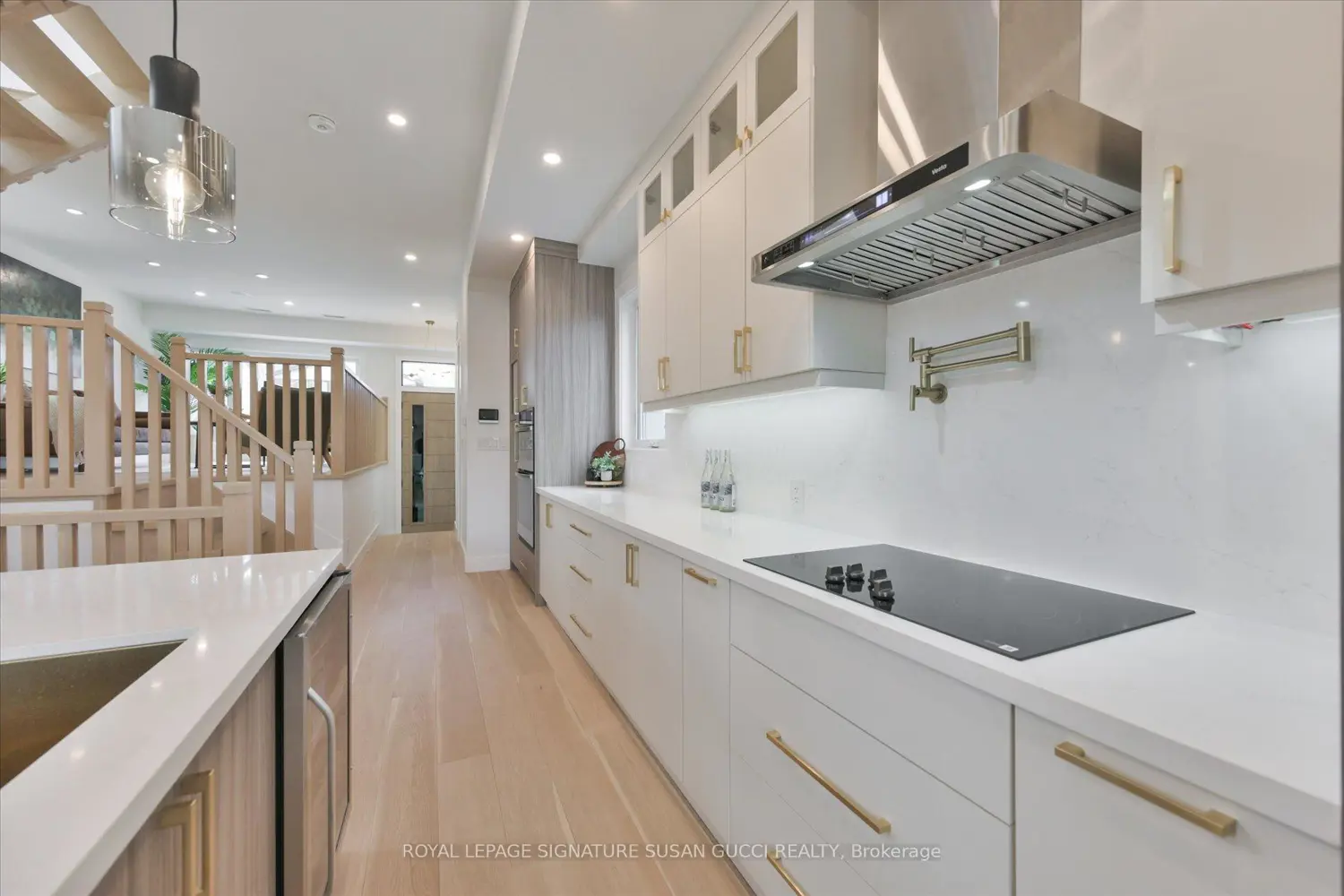 223 Queensdale Avenue