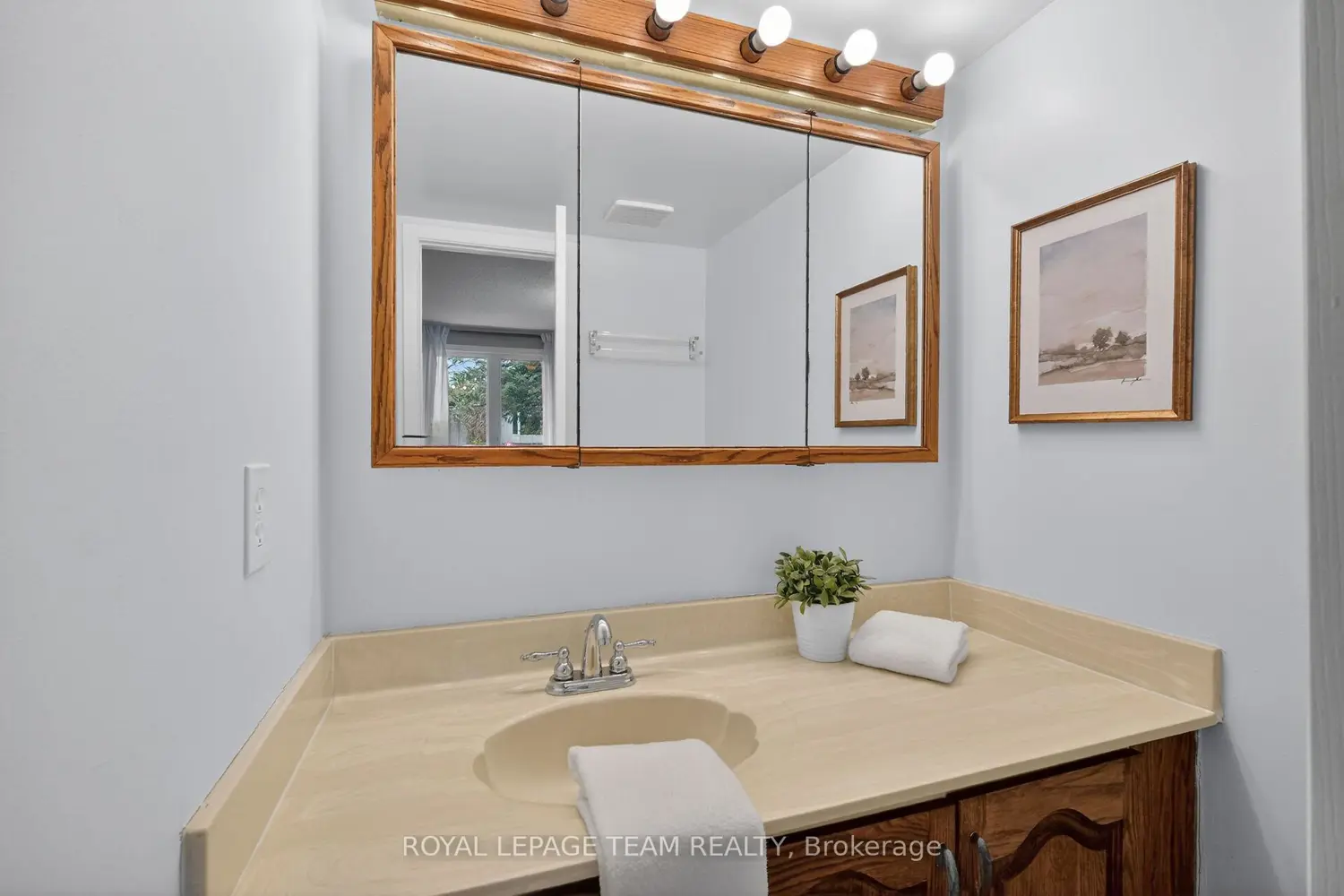 Additional image 10 of 21 Lindhurst Crescent