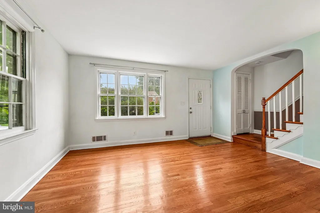 Additional image 10 of 5512 Medwick Garth N, Baltimore, MD 21228