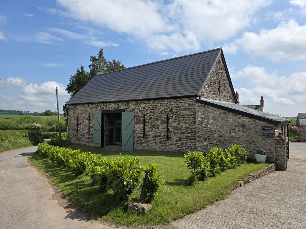 3 bed barn conversion to rentElms Lane, Llantilio Pertholey, Abergavenny NP7