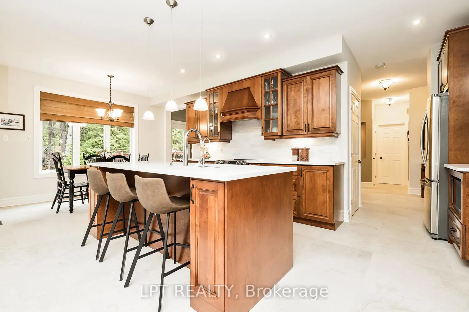 45 Canadian Drive photo 4
