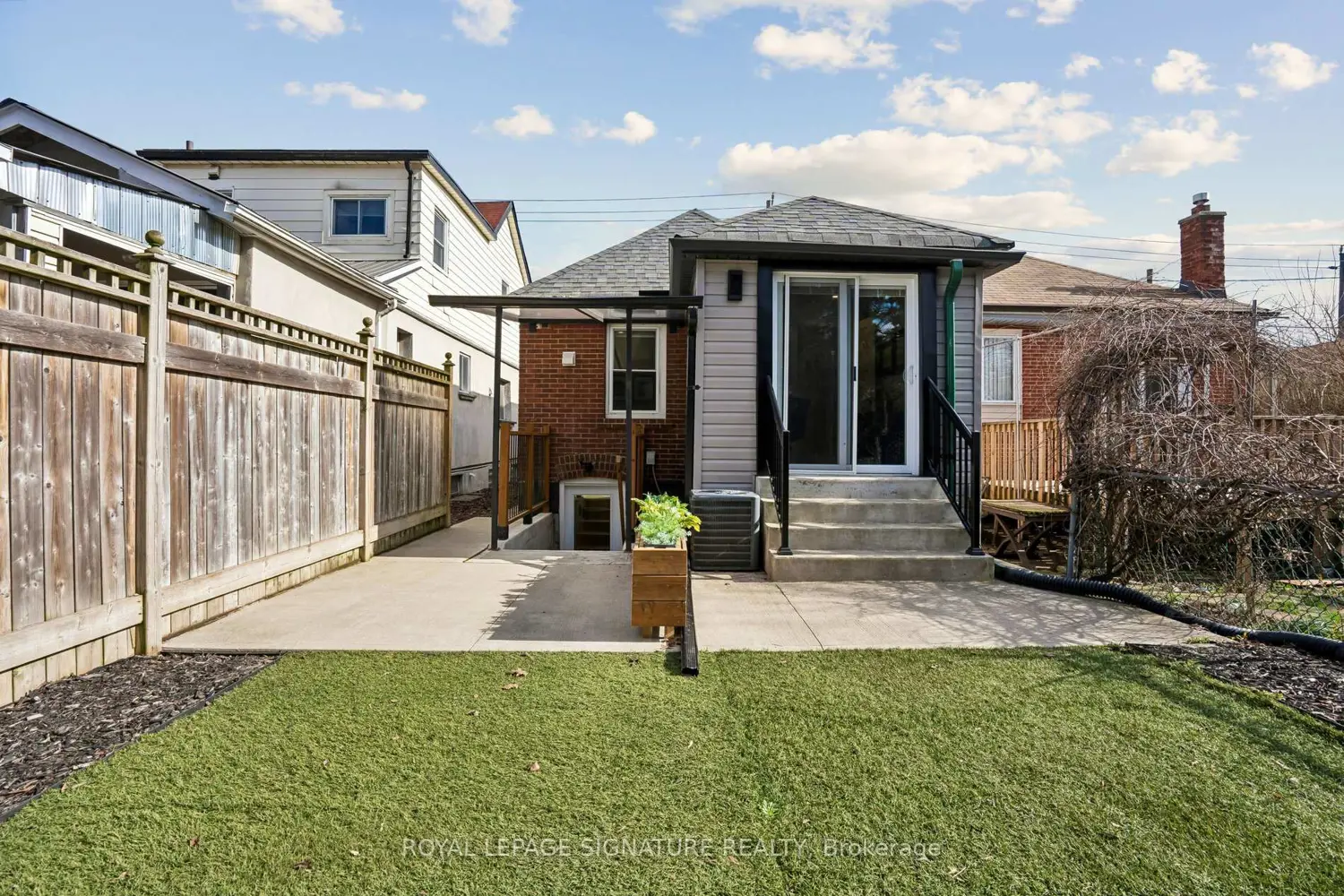 Additional image 19 of 972 Cosburn Avenue