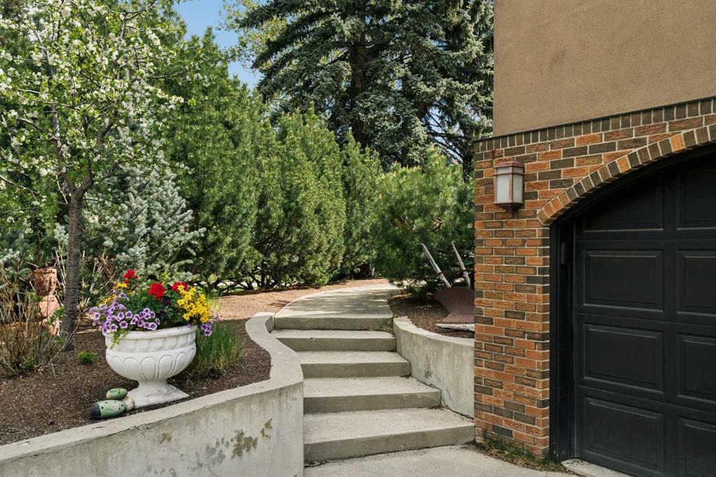 Additional image 4 of 1109 Council Way SW, Calgary, AB, T2T 1X5
