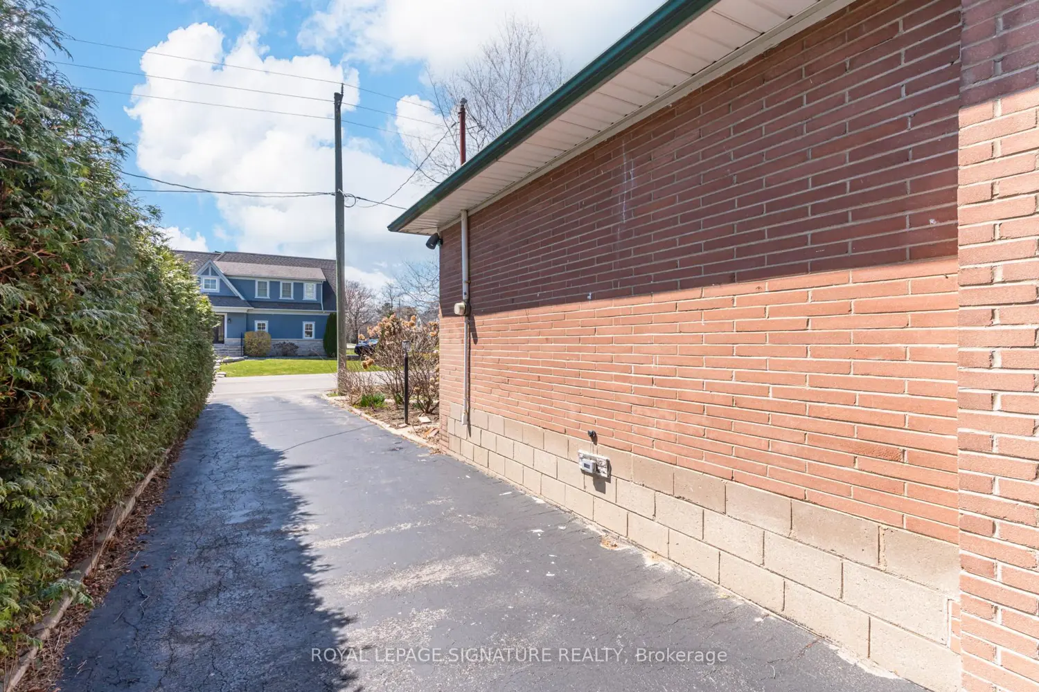 Additional image 3 of 411 Maplehurst Avenue