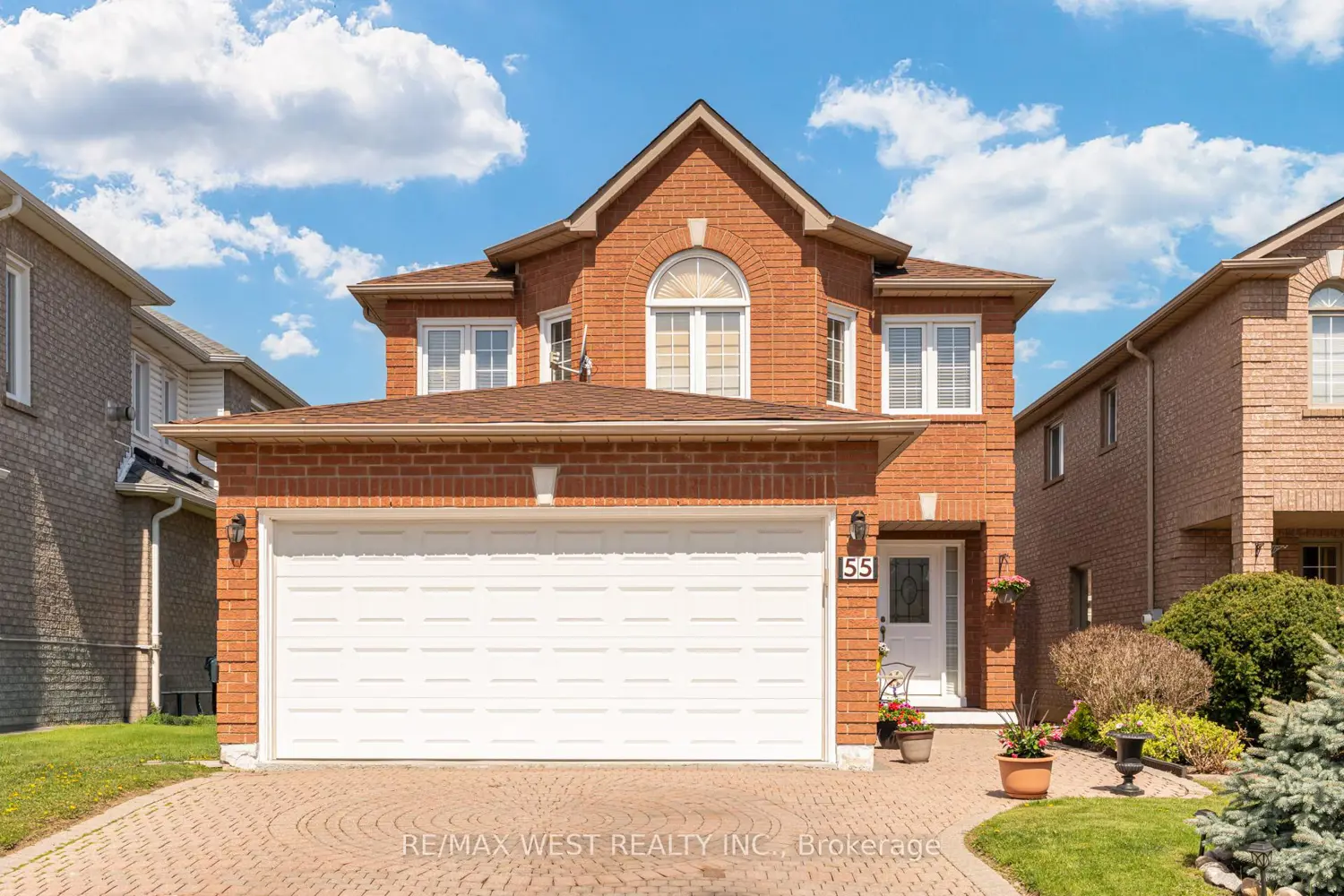 55 Pavin Crescent