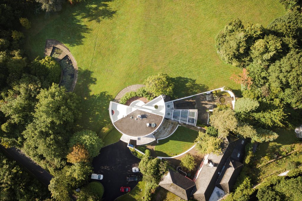 Additional image 34 of 6 bed detached house to rentSt. Anns Hill Road, Chertsey, Surrey KT16