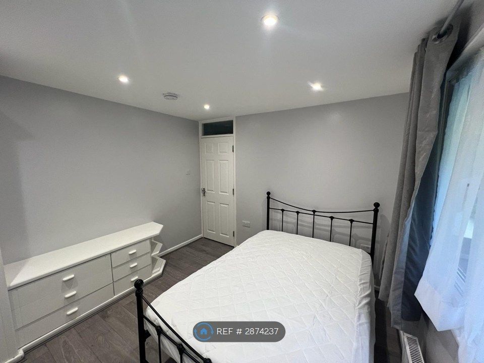 Additional image 8 of 5 bed semi-detached house to rentPomfret Avenue, Luton LU2